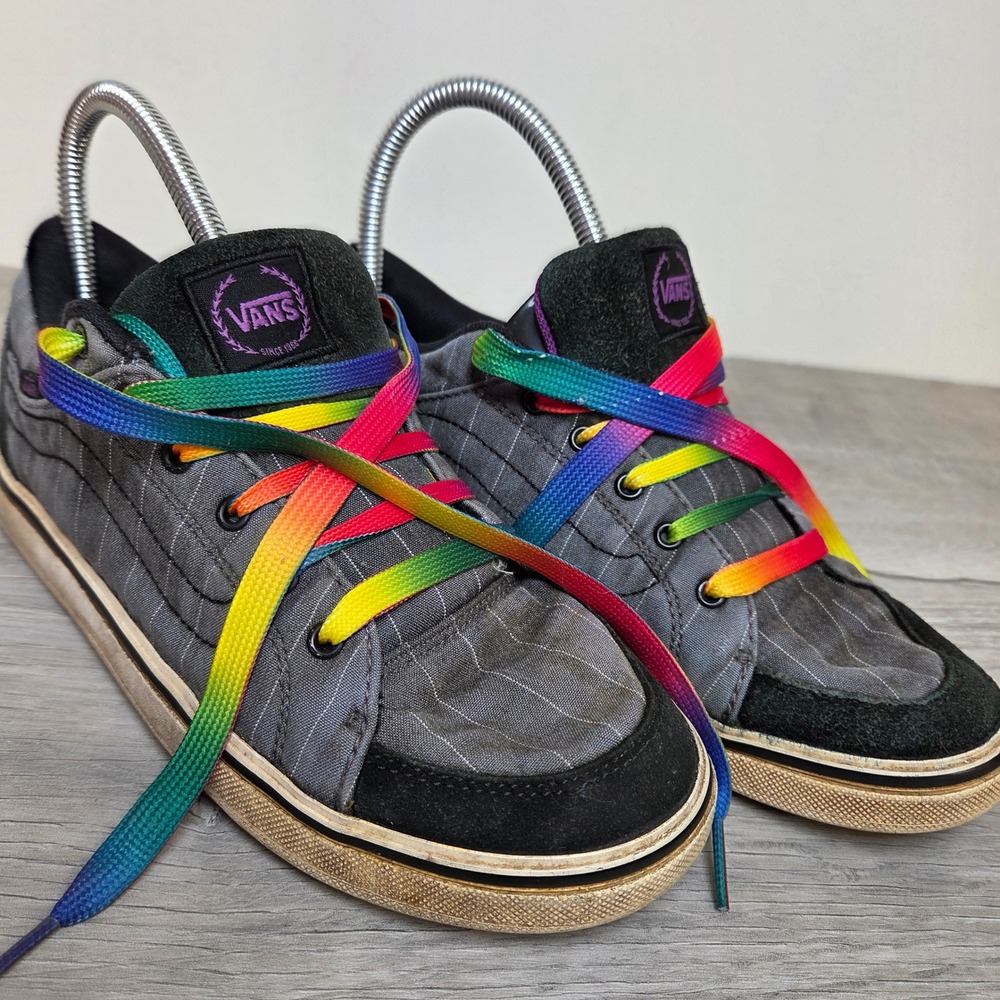 Vans Skyla Gray Pinstripe Skate Rainbow Lace Sneakers Women 7.5 Black VN-0KXK1FX
